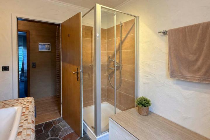 Badezimmer EG