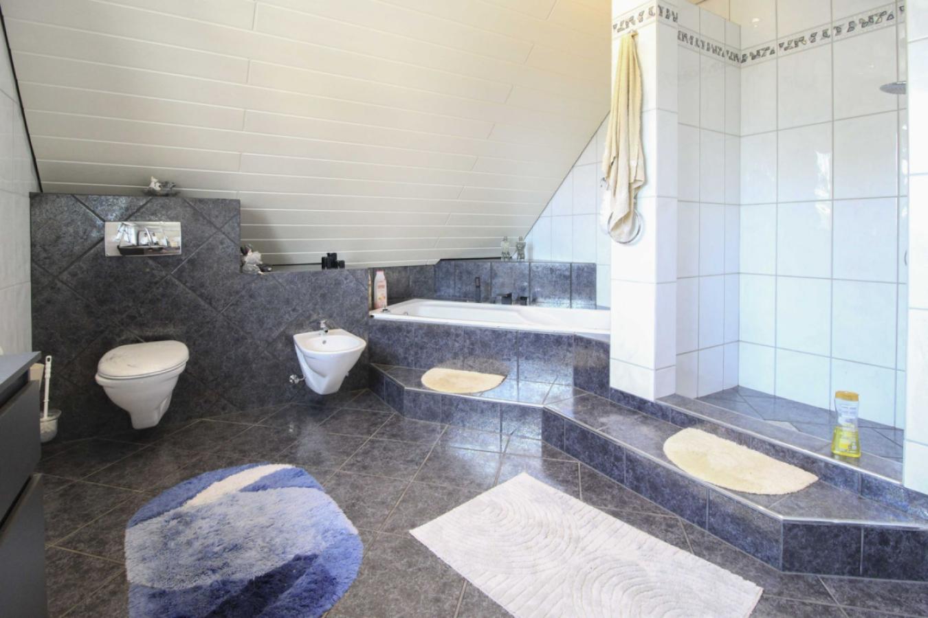 08 Badezimmer