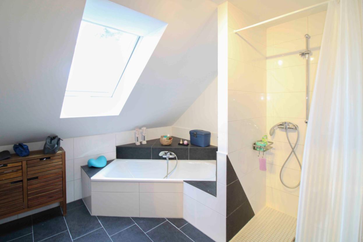 Badezimmer 1.OG