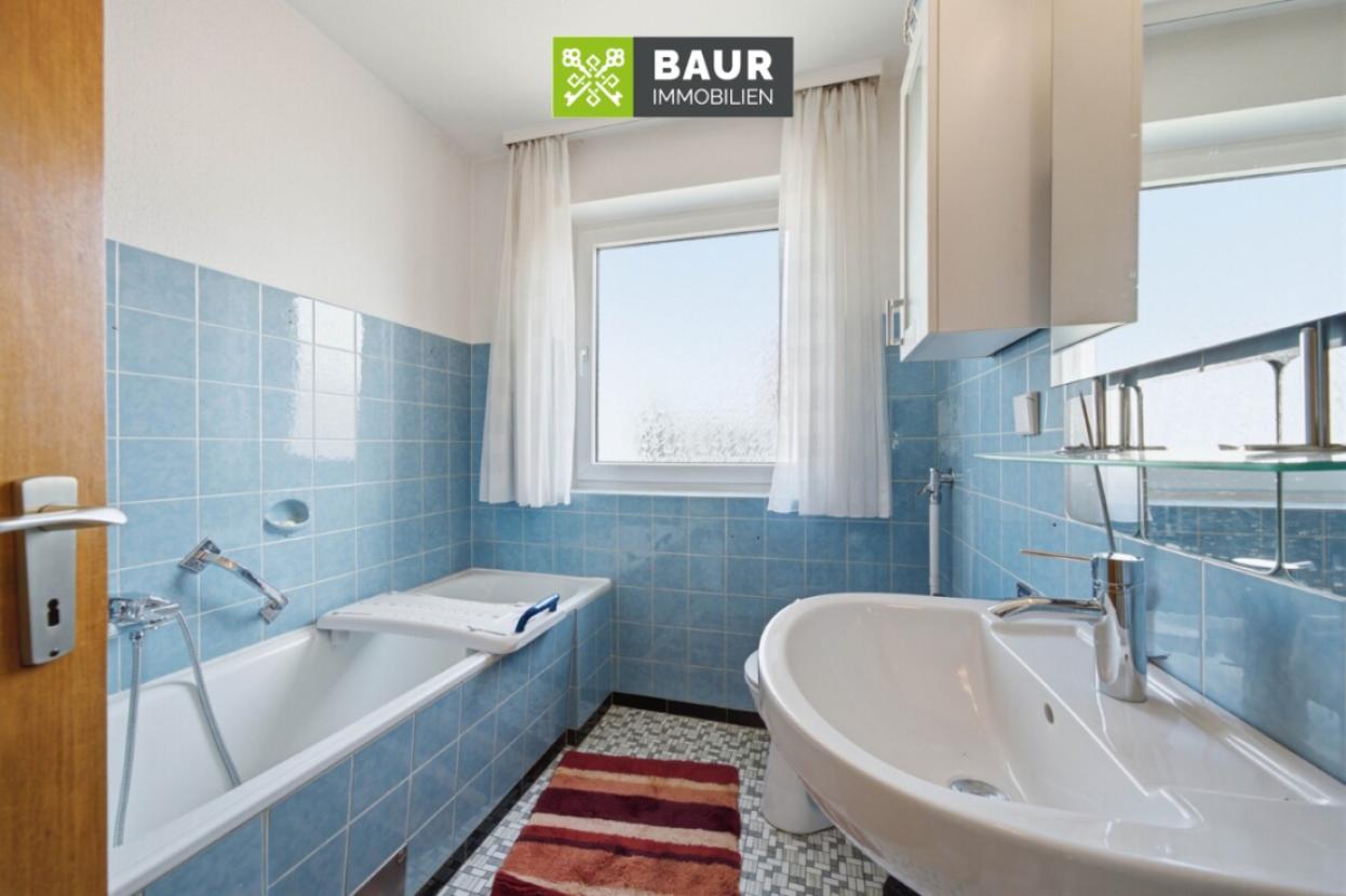EG Badezimmer Wohnung 1