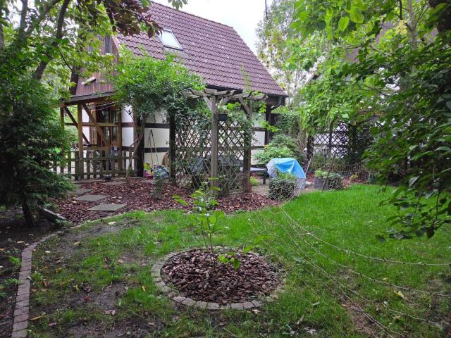 Gäste-Haus Gartenansicht