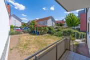Blick vom Balkon in den Garten