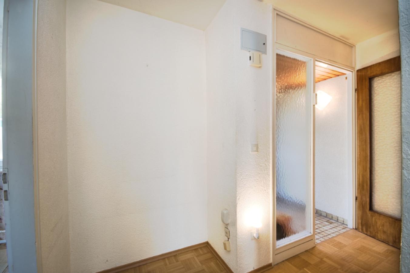 Garderobe EG