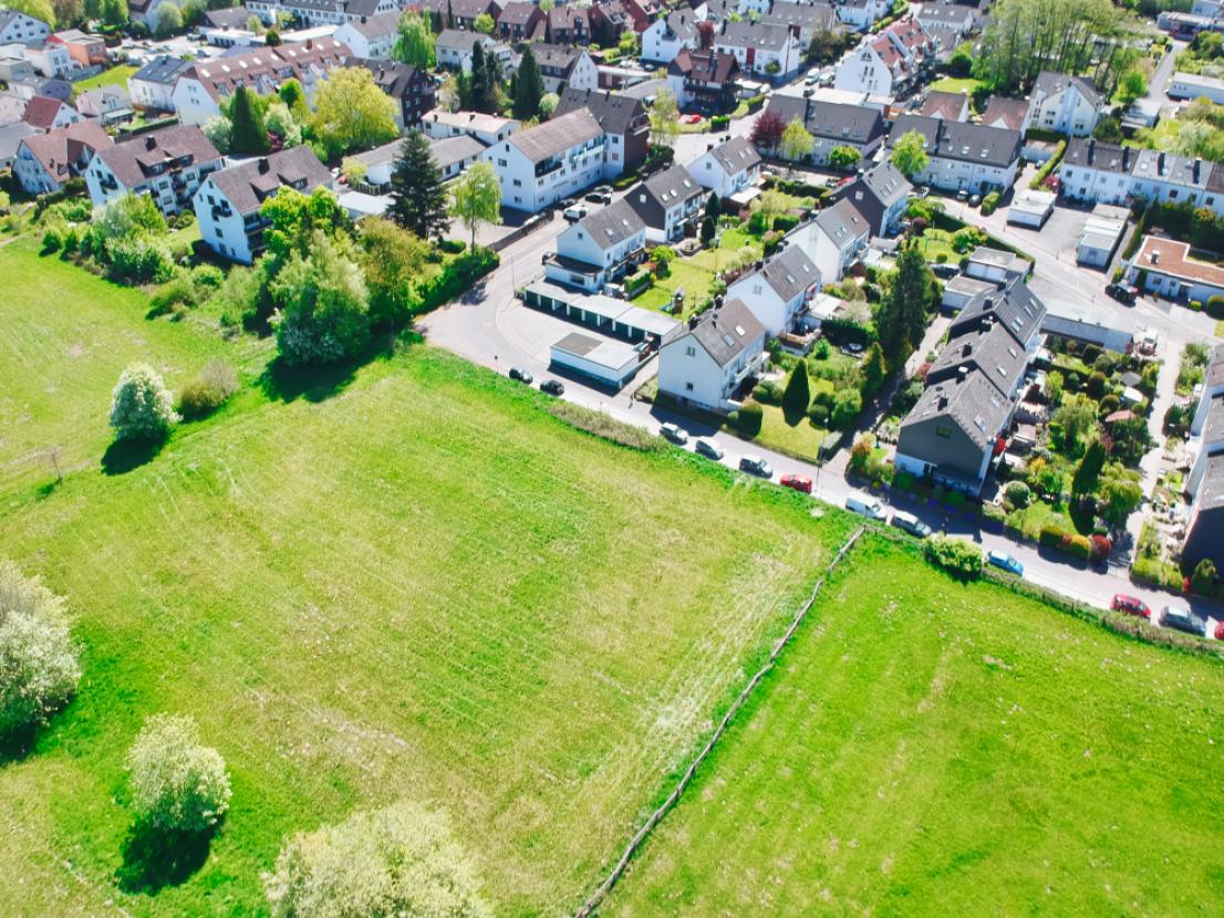 Traumhafte Lage am Wiesenrand