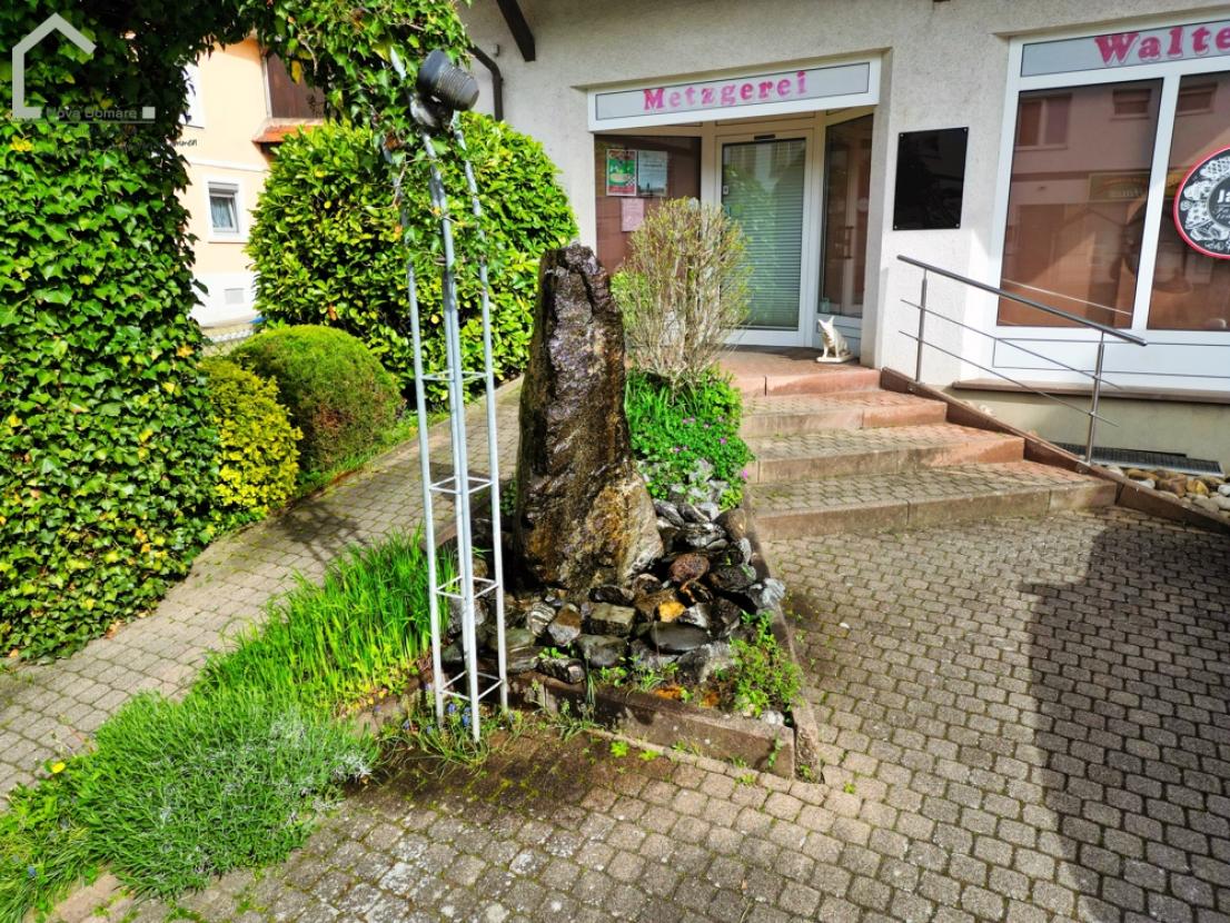 Drohne Eingangsbereich Metzgerei