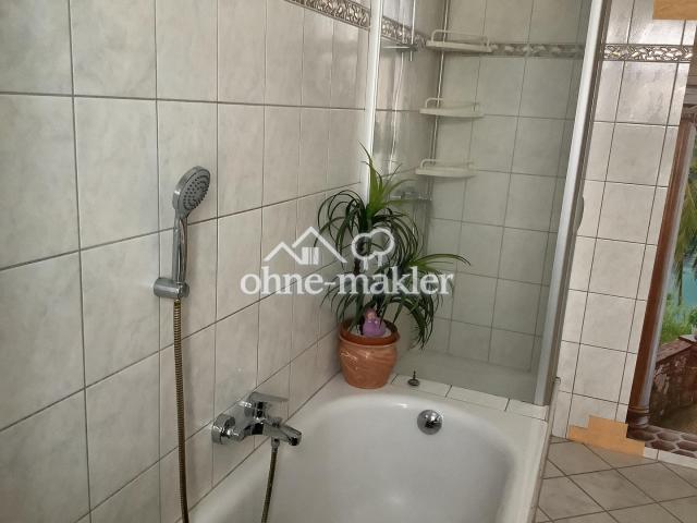 Badewanne + Dusche