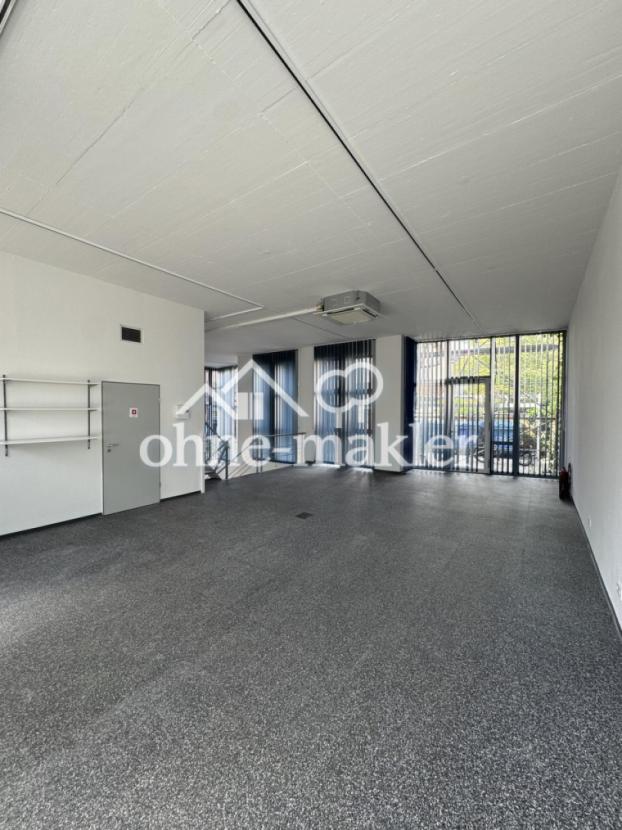 Atelier Raum Eingang Straße EG