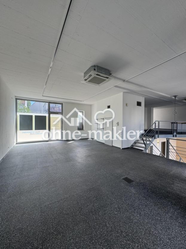 Atelier Raum Eingang Straße EG