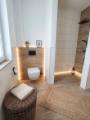 WC, Dusche - mit KI ergänzt