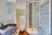 Badezimmer 1 (OG)