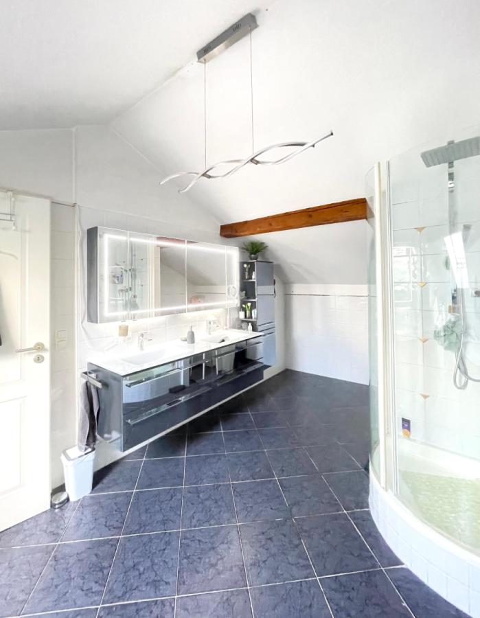 Bad, Dusche, Wanne u. WC