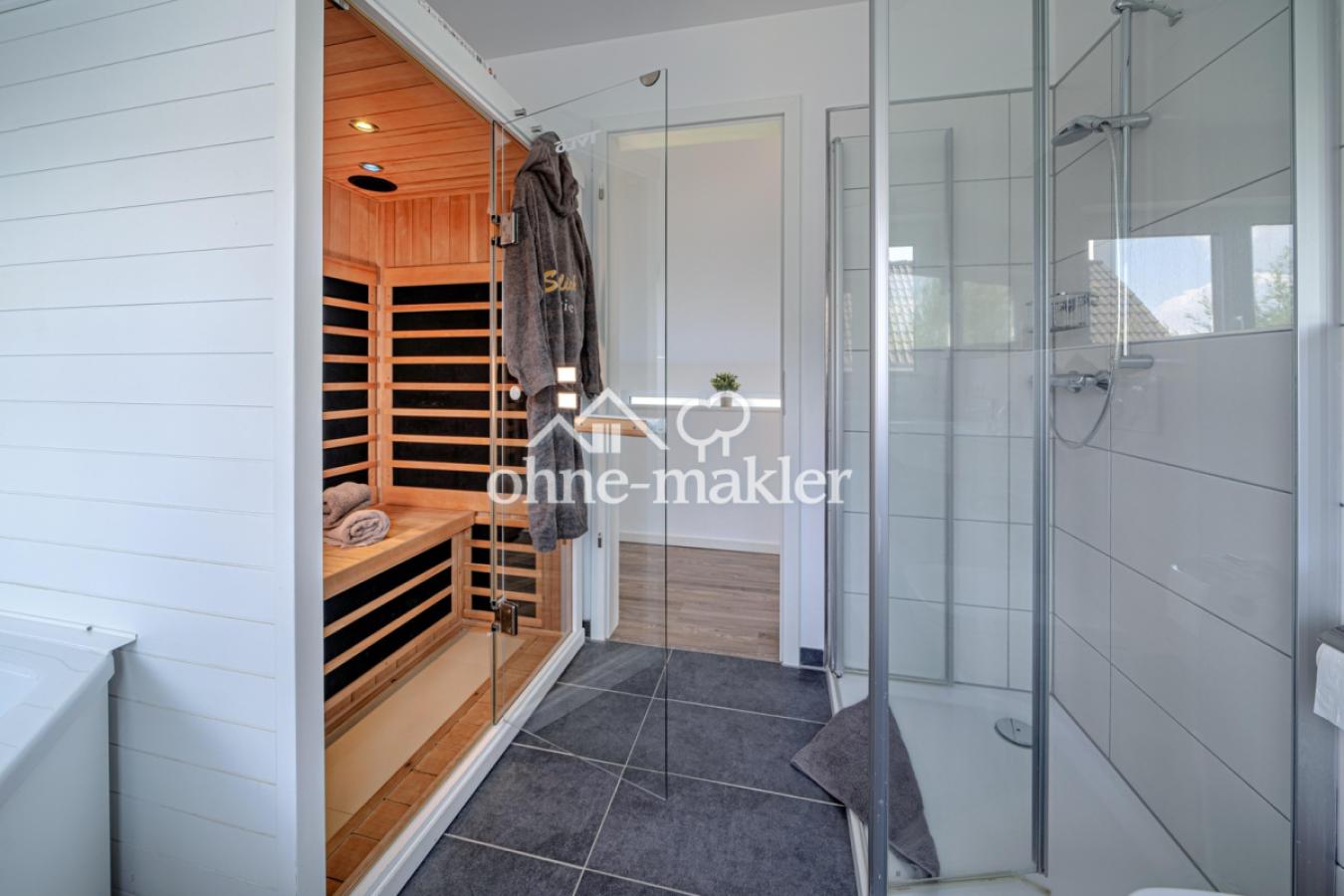 Bad oben mit Sauna