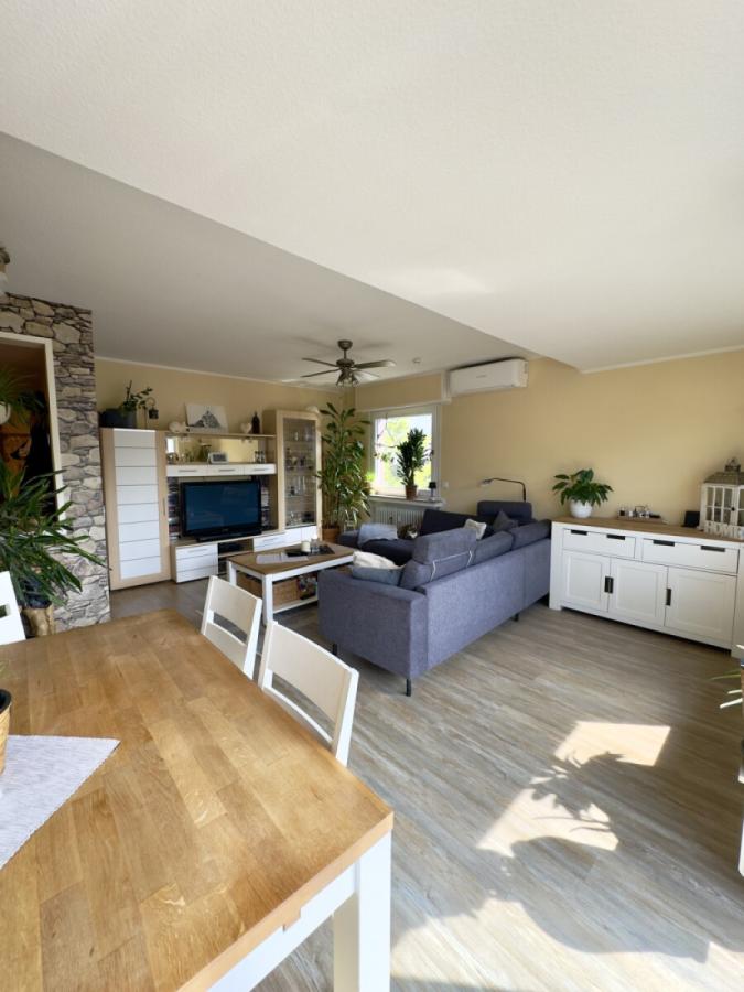 Blick ins Wohnzimmer