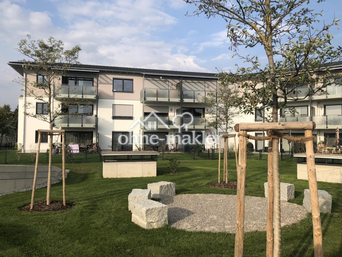 Rückseite mit Grillplatz