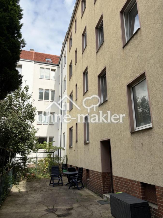 Hausseite vom Hof 2