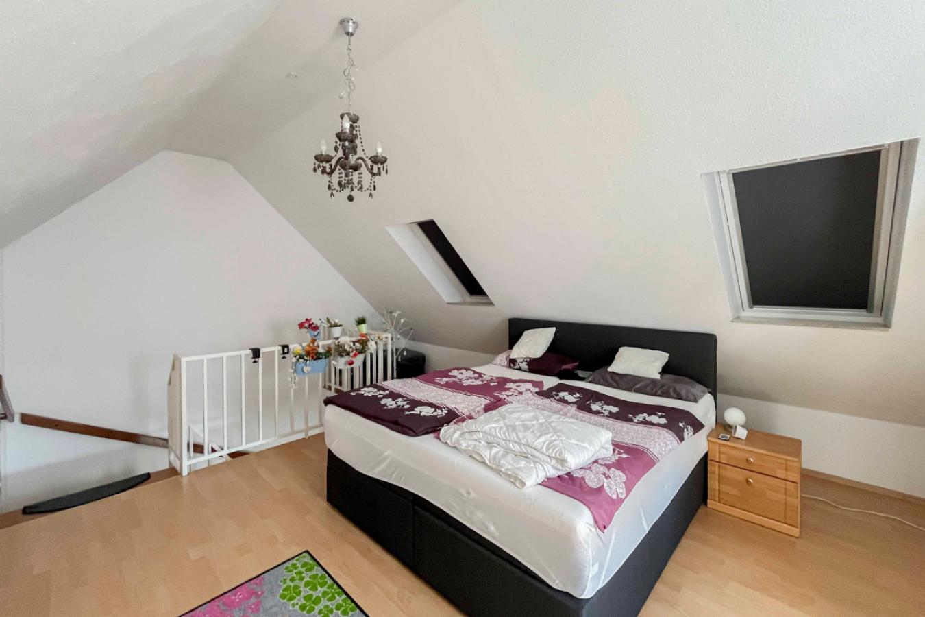 Schlafzimmer DG