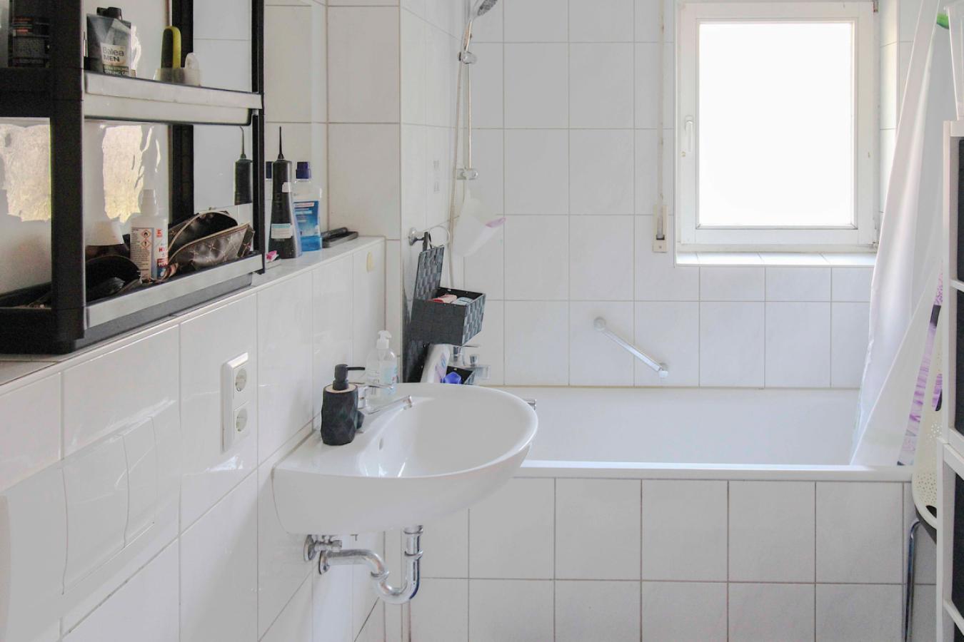 Badezimmer mit Badewanne