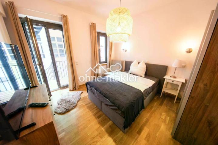 Bsp. Schlafzimmer / Balkon