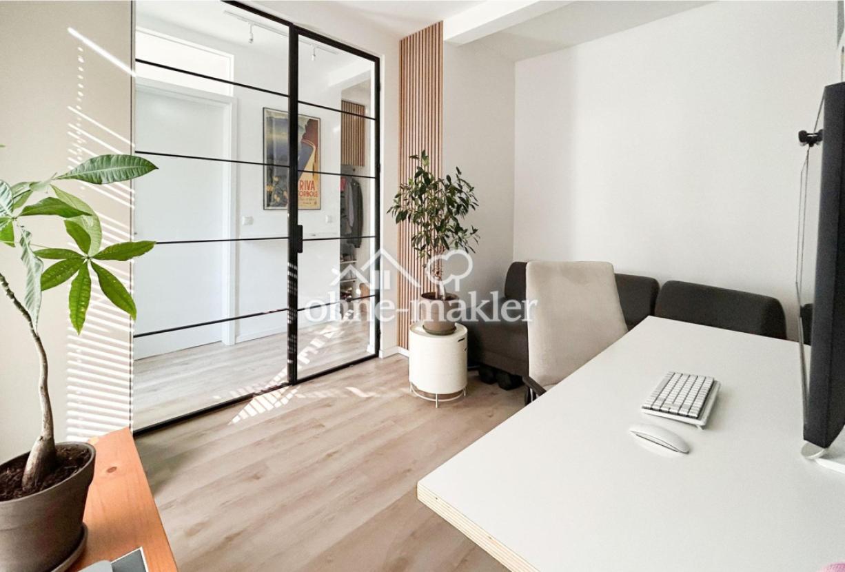 Home-Office mit Lofttüren