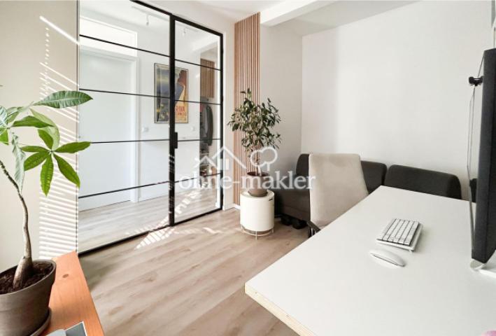 Home-Office mit Lofttüren