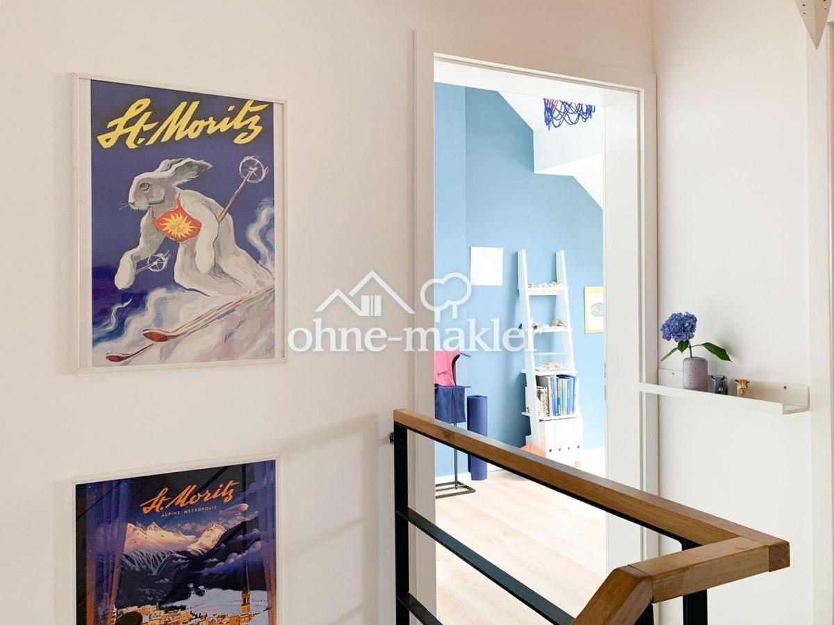 Galerie mit Blick ins Kinderz.