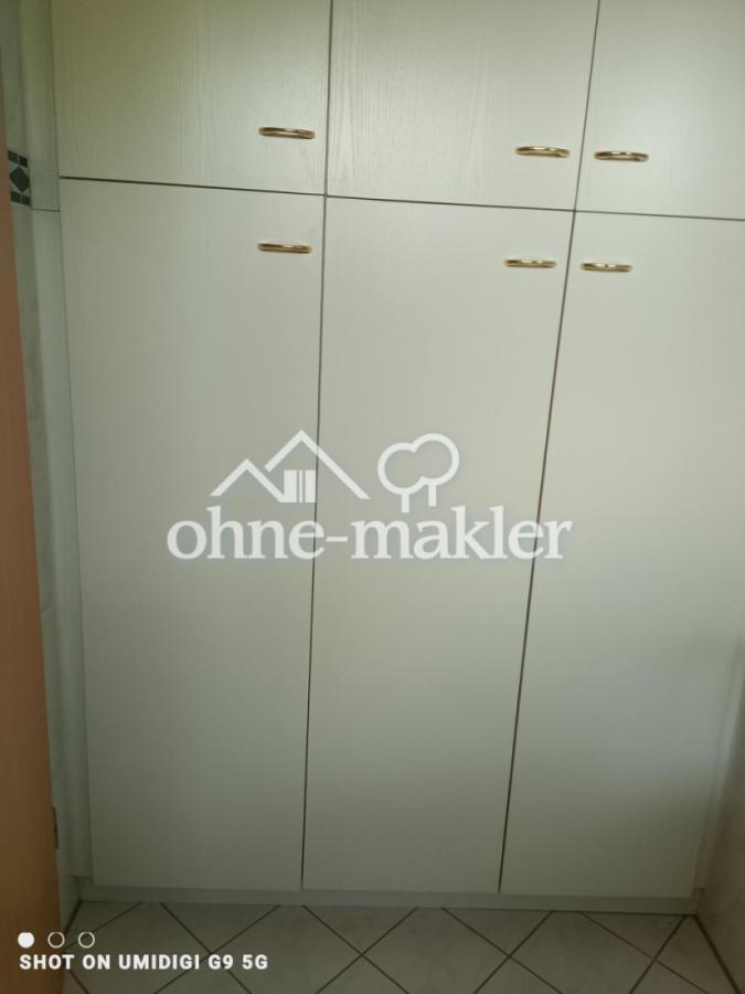 Einbauschrank im Gäste-WC