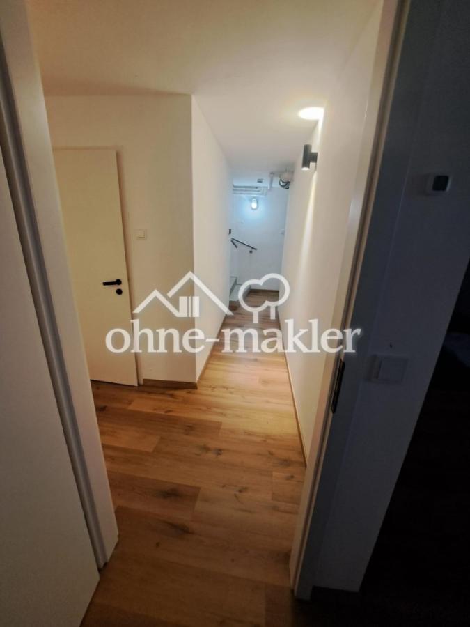 Gang im Keller