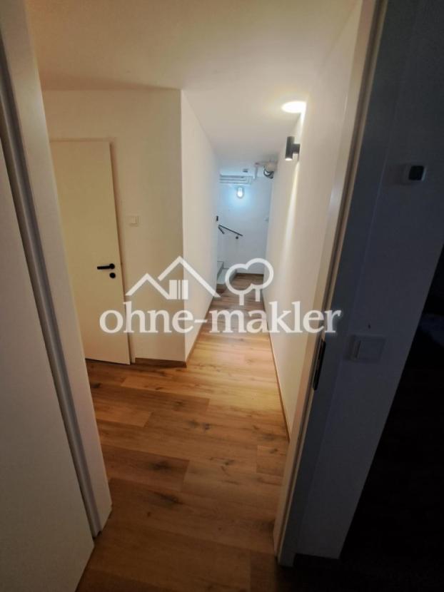 Gang im Keller