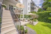untere Terrasse Gartenseite