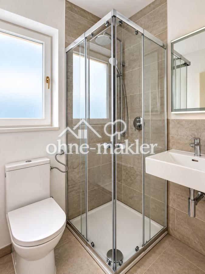 frisch saniertes Badezimmer