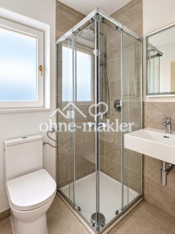 frisch saniertes Badezimmer