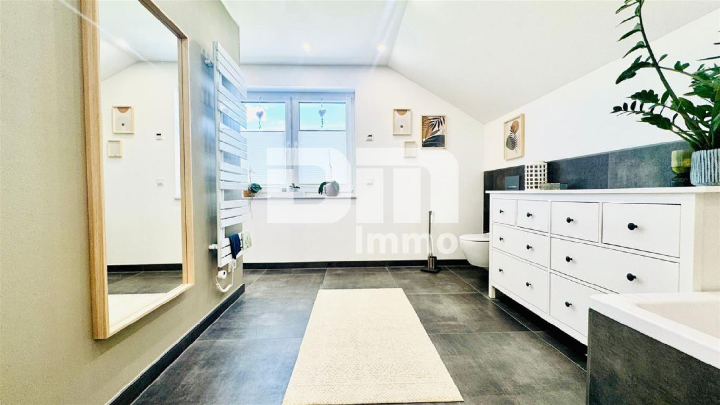 OG / DG Badezimmer / Wanne / Dusche