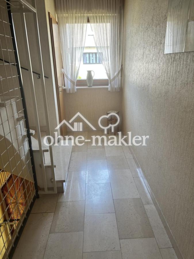 Flur 1.OG /2