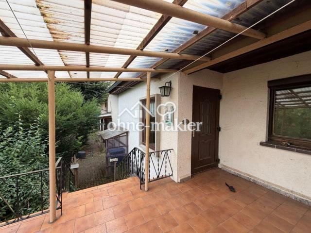 Bungalow-> Blick zu Haupthaus