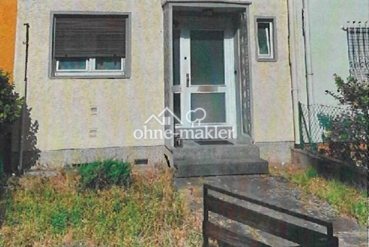 Hauseingang mit Vorgarten