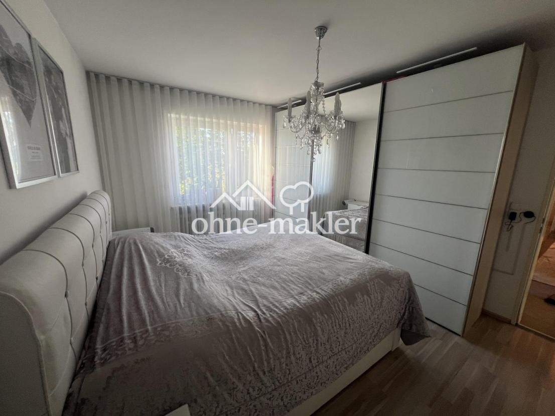 Schlafzimmer Eltern