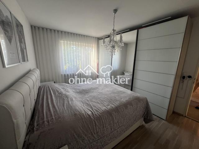 Schlafzimmer Eltern