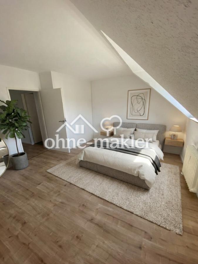 Schlafzimmer 2  (KI-möbliert)