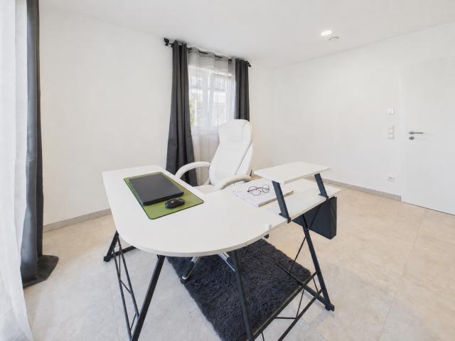 Büro EG