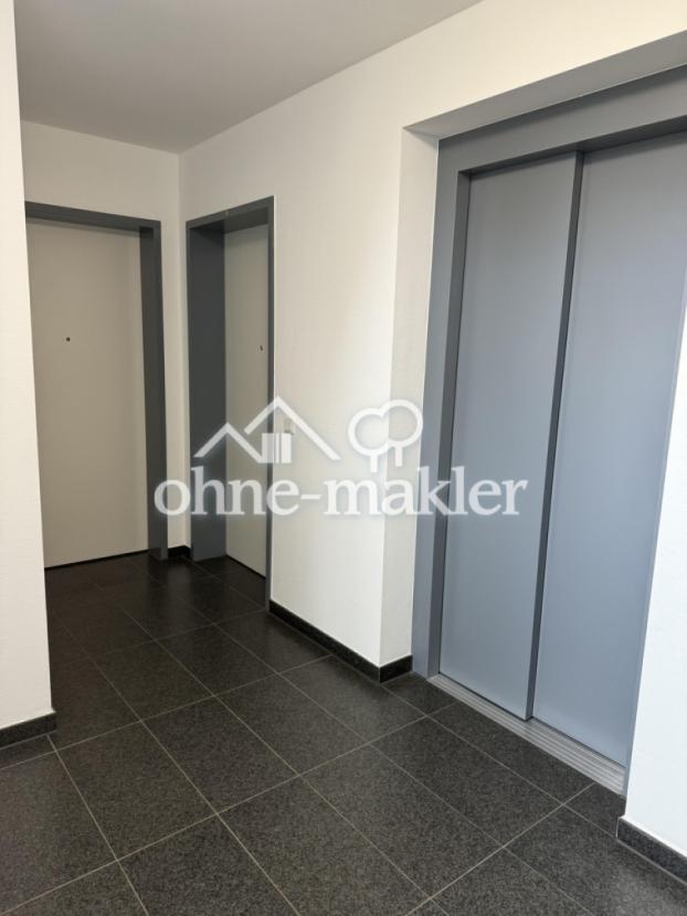 Eingang / Aufzug