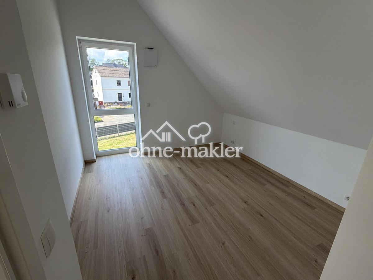 Schlafzimmer 1 DG