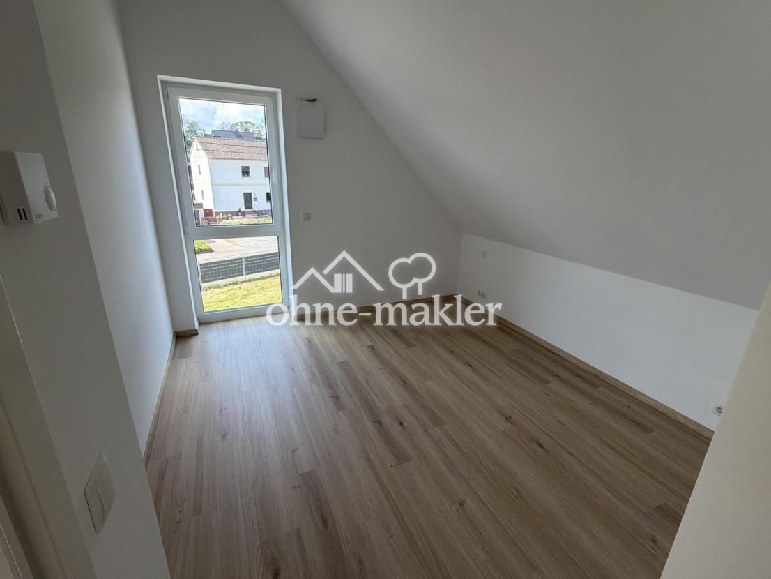 Schlafzimmer 1 DG