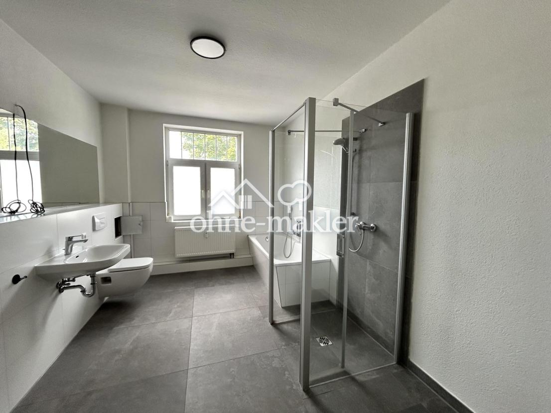 Modernes Badezimmer