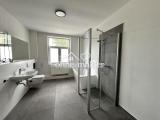 Modernes Badezimmer