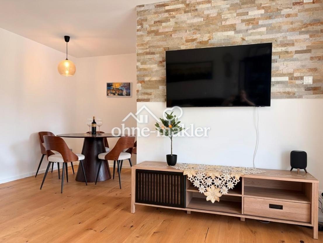 Blick Wohnzimmer zu Essbereich