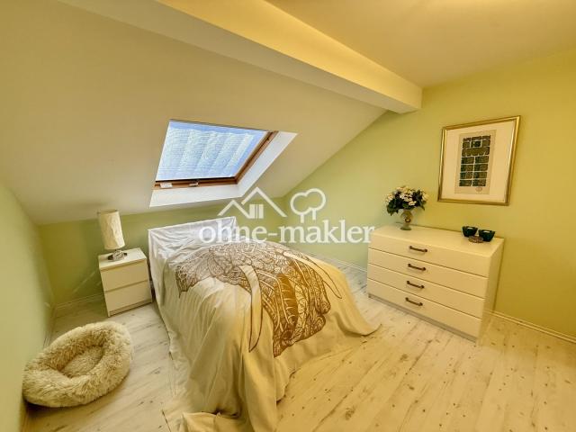 Helles Schlafzimmer im OG