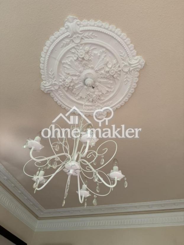 Stuckverzierungen an Decke