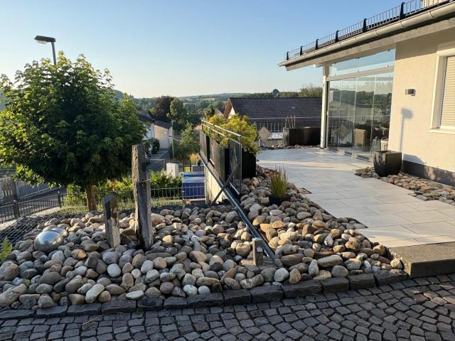 Blick, Vorplatz Eingang
