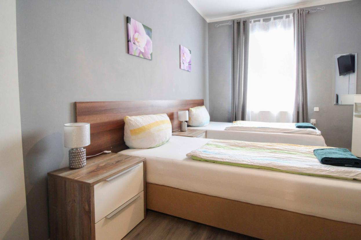 10 Schlafzimmer