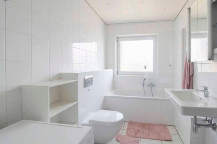 Badezimmer OG links